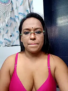 Snapshot of hornyrosy321 chatting on 3, 5, 2026 hornyrosy321 online show from 3, 5, 2026