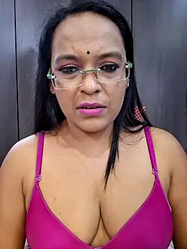 Snapshot of hornyrosy321 chatting on 31, 5, 2026 hornyrosy321 online show from 31, 5, 2026