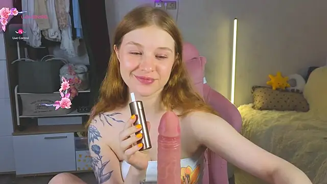 Snapshot of GoldenSunBunny chatting on 15, 7, 2026 GoldenSunBunny online show from 15, 7, 2026