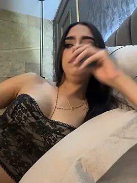 Maia antonelli online show from 3, 4, 2026