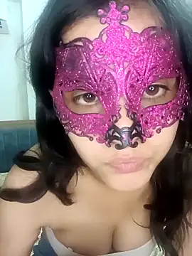 Hottymahi7 online show from 13, 4, 2026