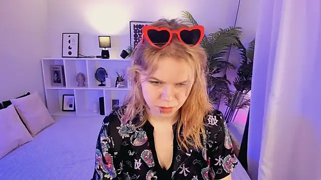 ElizabethVane online show from 7, 5, 2026