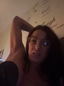 Eviehudson online show from 6, 4, 2026