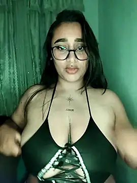 Mia skyy18 online show from 22, 4, 2026