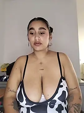 Snapshot of Mia_skyy18 chatting on 12, 5, 2026 Mia skyy18 online show from 12, 5, 2026