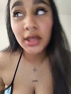 Snapshot of Mia_skyy18 chatting on 20, 5, 2026 Mia skyy18 online show from 20, 5, 2026