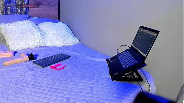 Enzoo98  online show from 15, 3, 2026