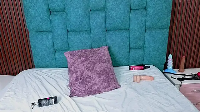 AnnieHiper online show from 15, 4, 2026