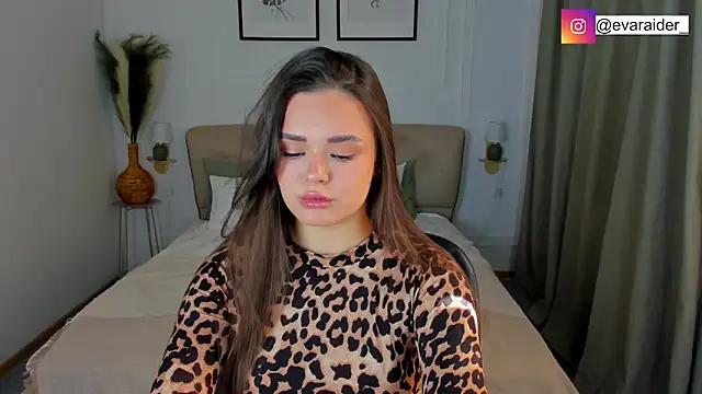 EvaRaider online show from 14, 4, 2026