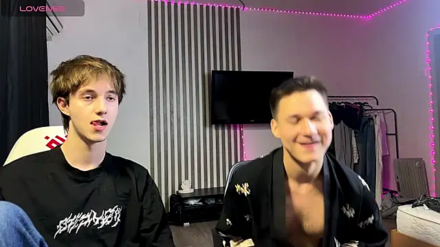 Snapshot of Hunks_bromance chatting on 19, 3, 2026 Hunks bromance online show from 19, 3, 2026