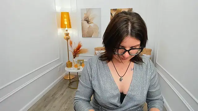 AmeliaDateri online show from 9, 4, 2026