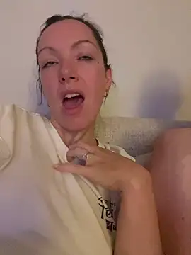 fucklyweds online show from 22, 7, 2026