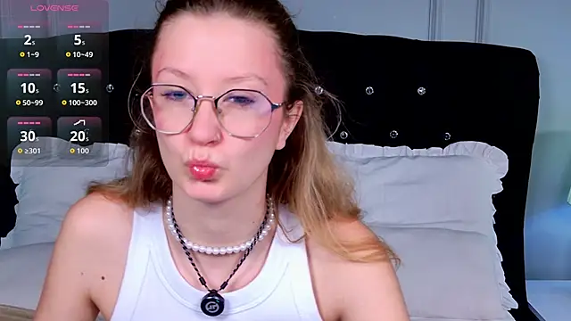 AmelieViolet online show from 20, 5, 2026