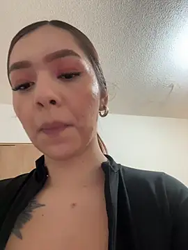Snapshot of alana_gv chatting on 22, 6, 2026 alana gv online show from 22, 6, 2026