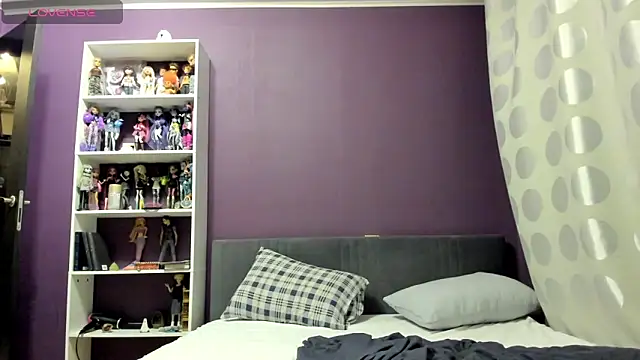 sweet peach    online show from 25, 4, 2026