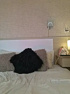 Scarlet Evanss  online show from 23, 7, 2026