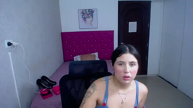 Snapshot of Pinkg_Fox10 chatting on 3, 7, 2026 Pinkg Fox10 online show from 3, 7, 2026