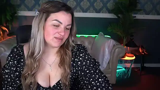 Snapshot of AlissyaGrayy chatting on 6, 5, 2026 AlissyaGrayy online show from 6, 5, 2026