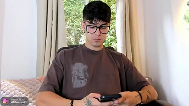 etham wolf1 online show from 18, 5, 2026