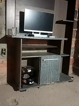 larissa    hot online show from 29, 3, 2026