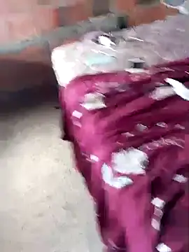 larissa    hot online show from 9, 4, 2026