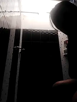 LatinSquirtBaby online show from 29, 5, 2026