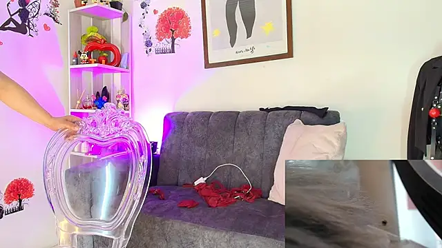 Snapshot of Zully_Green chatting on 12, 5, 2026 Zully Green online show from 12, 5, 2026