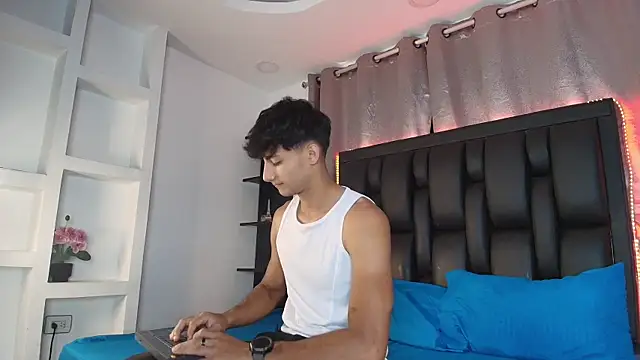 MaxiimoRomano  online show from 17, 6, 2026