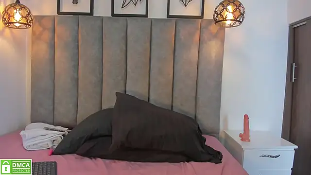 Camille Hills online show from 19, 3, 2026