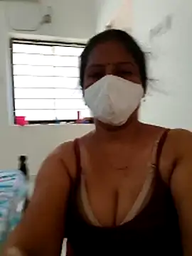 Snapshot of tamil_manjalmaami chatting on 13, 5, 2026 tamil manjalmaami online show from 13, 5, 2026