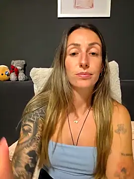 NicoleKaiser online show from 7, 5, 2026