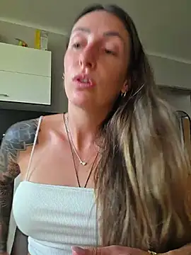 NicoleKaiser online show from 26, 6, 2026