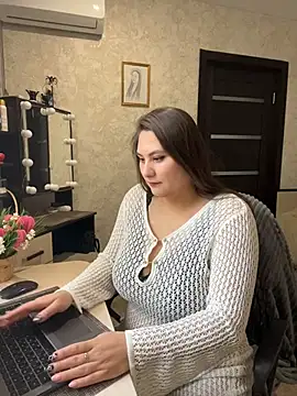 AgathaMyers online show from 7, 4, 2026