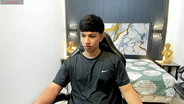 Snapshot of AdrianFranko chatting on 9, 5, 2026 AdrianFranko online show from 9, 5, 2026