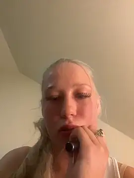 Snapshot of LeniMaria chatting on 18, 3, 2026 LeniMaria online show from 18, 3, 2026