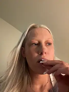 Snapshot of LeniMaria chatting on 19, 3, 2026 LeniMaria online show from 19, 3, 2026