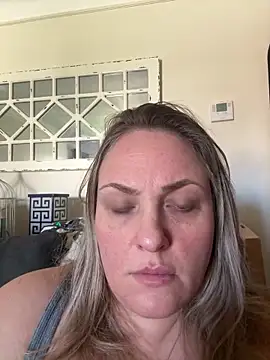 Snapshot of 1SexyQueen chatting on 28, 3, 2026 1SexyQueen online show from 28, 3, 2026