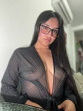 1 Scarllet  online show from 16, 4, 2026