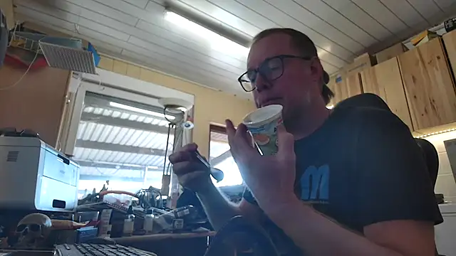 Snapshot of Toebsexxx chatting on 19, 3, 2026 Toebsexxx online show from 19, 3, 2026