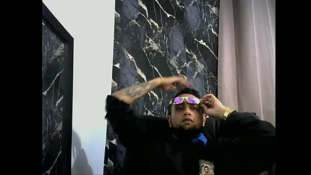 Santi rogue online show from 20, 3, 2026