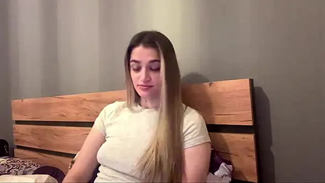 LillianLeroy online show from 24, 3, 2026