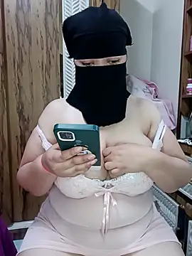 queen lily online show from 13, 6, 2026