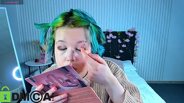 LittleKittenStar online show from 25, 3, 2026