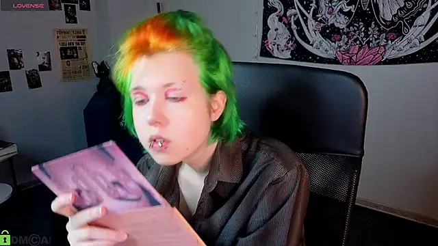 LittleKittenStar online show from 15, 5, 2026