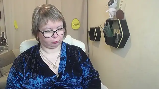 BonnnyBoobsy online show from 11, 4, 2026