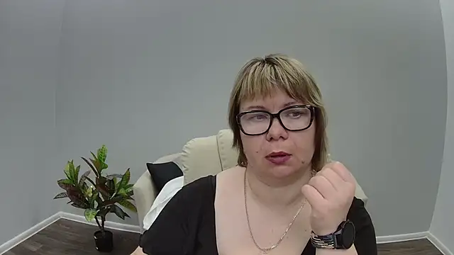 BonnnyBoobsy online show from 22, 7, 2026