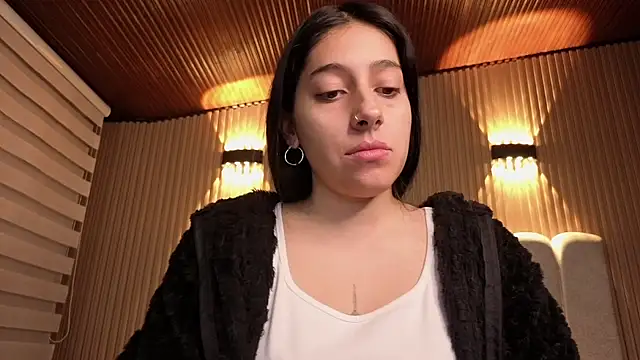 Melannyy V online show from 8, 4, 2026