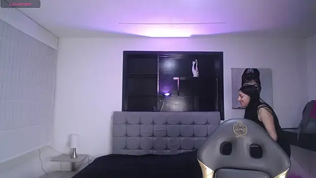 Melannyy V online show from 4, 6, 2026