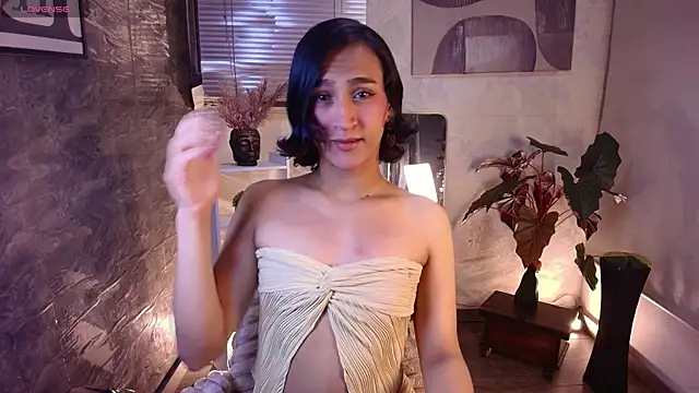 Zoee Kiss  online show from 24, 4, 2026