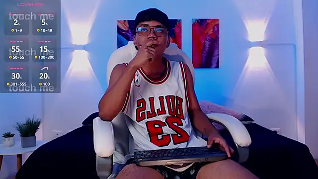 thiagosterling online show from 8, 4, 2026